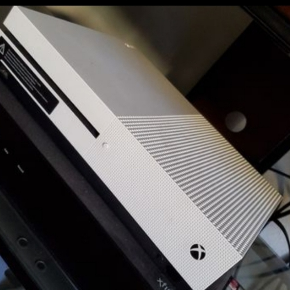 Xbox One S